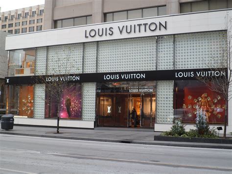 lv 有outlet嗎|Find Louis Vuitton Stores in Outlet.